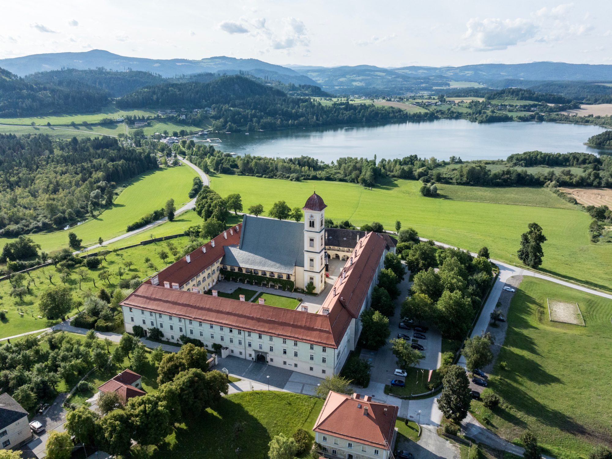 Stift St. Georgen am Laengsee — Foto 2