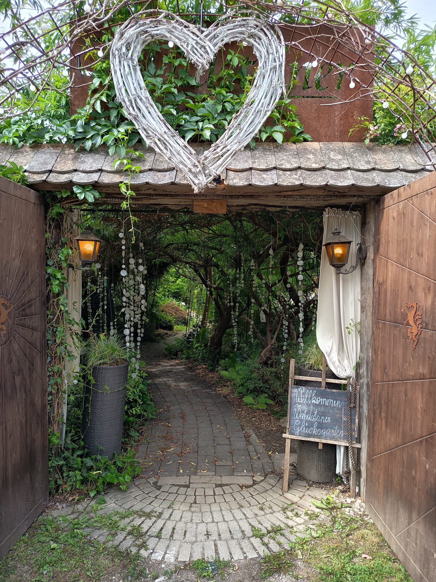 Waldsteiner Gluecksgarten — Foto 2