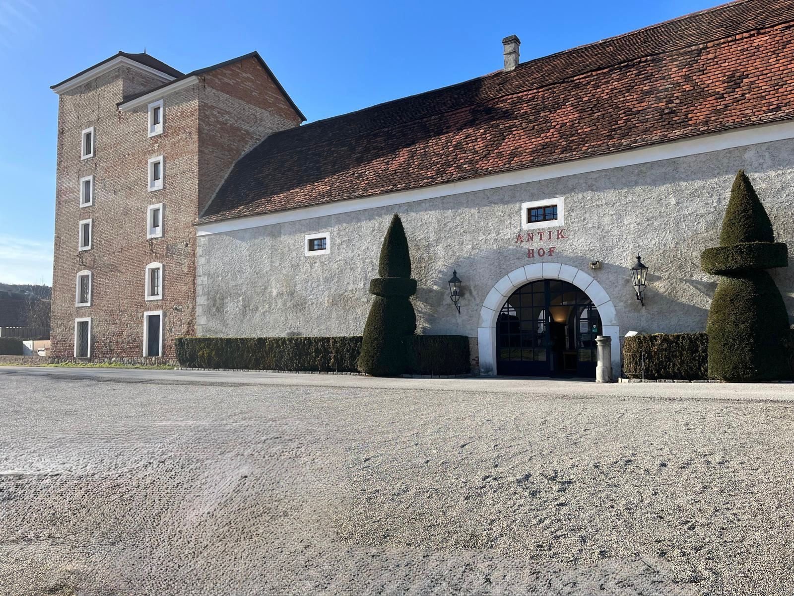 Antikhof Figl — Foto 1